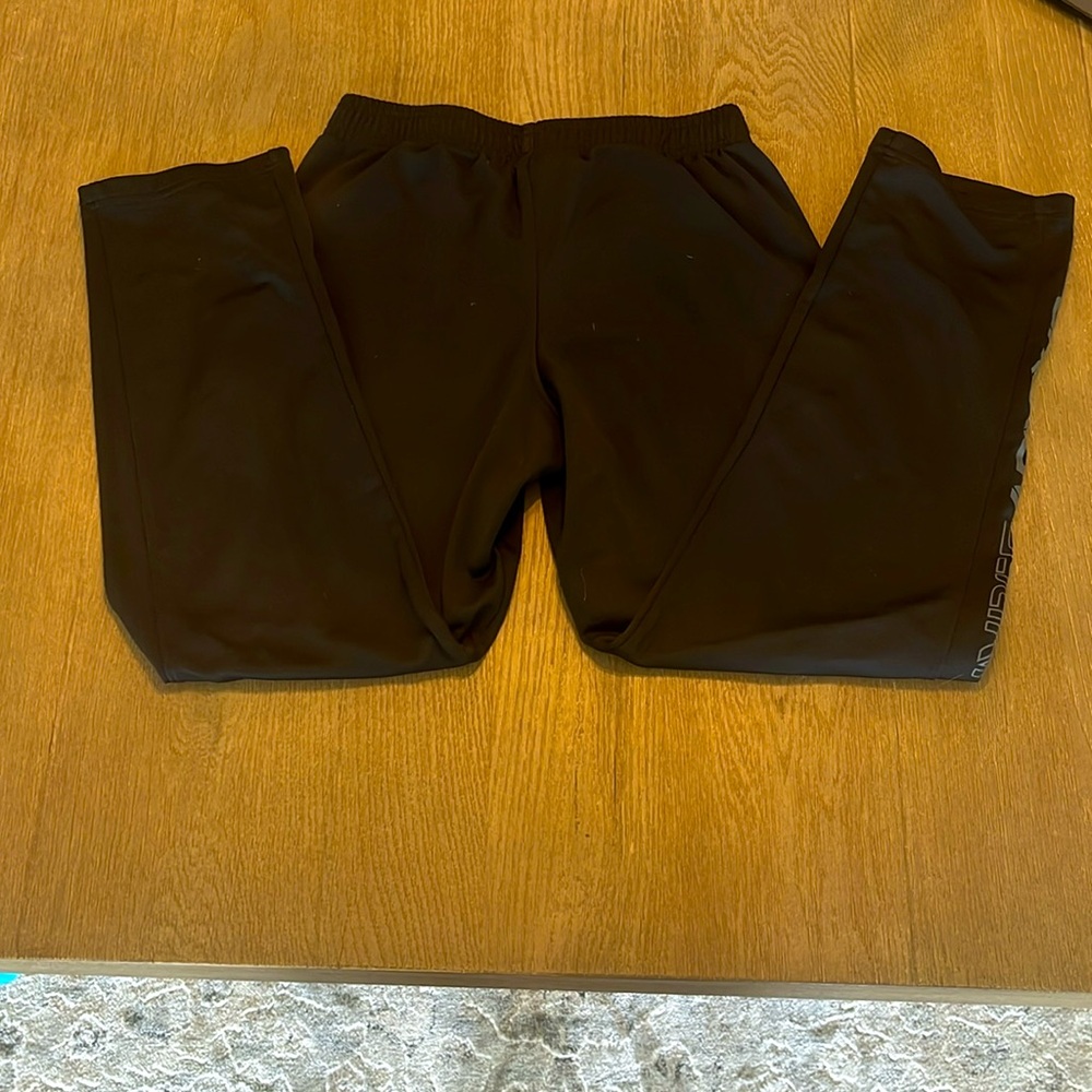 Boys Under Armour sweat pants.